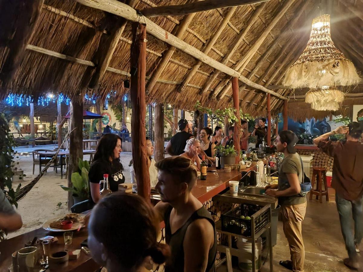 The All Inclusive Hostel - Food, Drinks And Transportation To The Beach And Cenotes Τουλούμ Εξωτερικό φωτογραφία