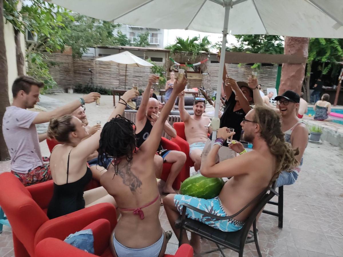 The All Inclusive Hostel - Food, Drinks And Transportation To The Beach And Cenotes Τουλούμ Εξωτερικό φωτογραφία